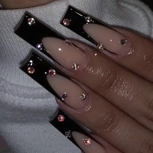 Press on nails